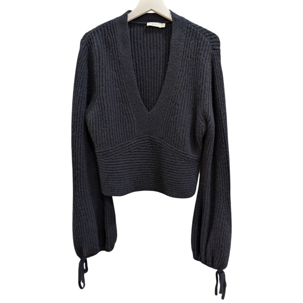 ​A.L.C. Merino & Camel Hair Ribbed V-Neck Crop Sweater - Large in Navy